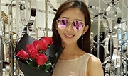 林志玲晒收玫瑰花照 网友激动：要公开了？