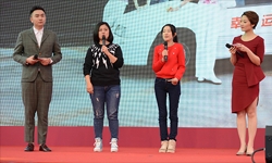 上海广播现场秀火热上演 30位名嘴与观众互动